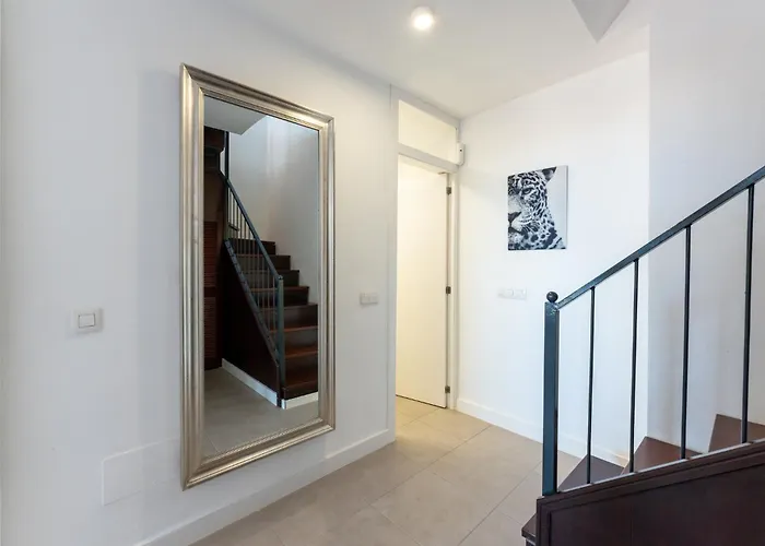 Callao Sunset Apartment, Sea View And Pool شقة *