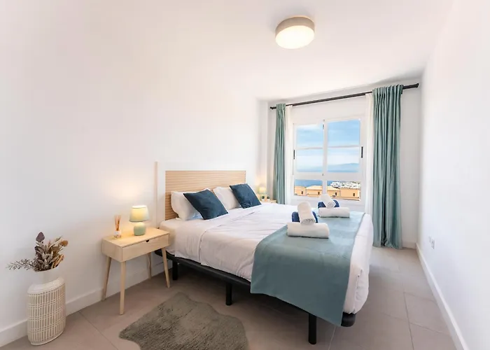 Callao Sunset Apartment, Sea View And Pool Apartman *